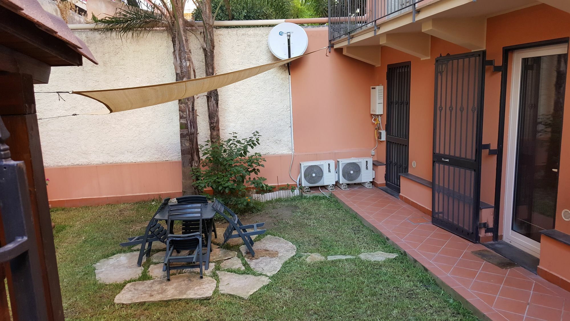 Incentro Apartments Милаццо Экстерьер фото